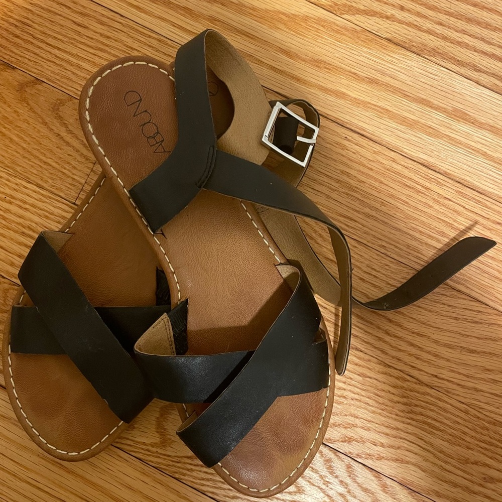 Abound women’s black sandals size 7.5 with buckle